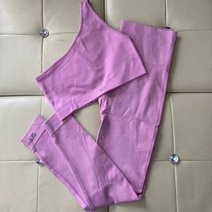 Set active one shoulder bras and leggings